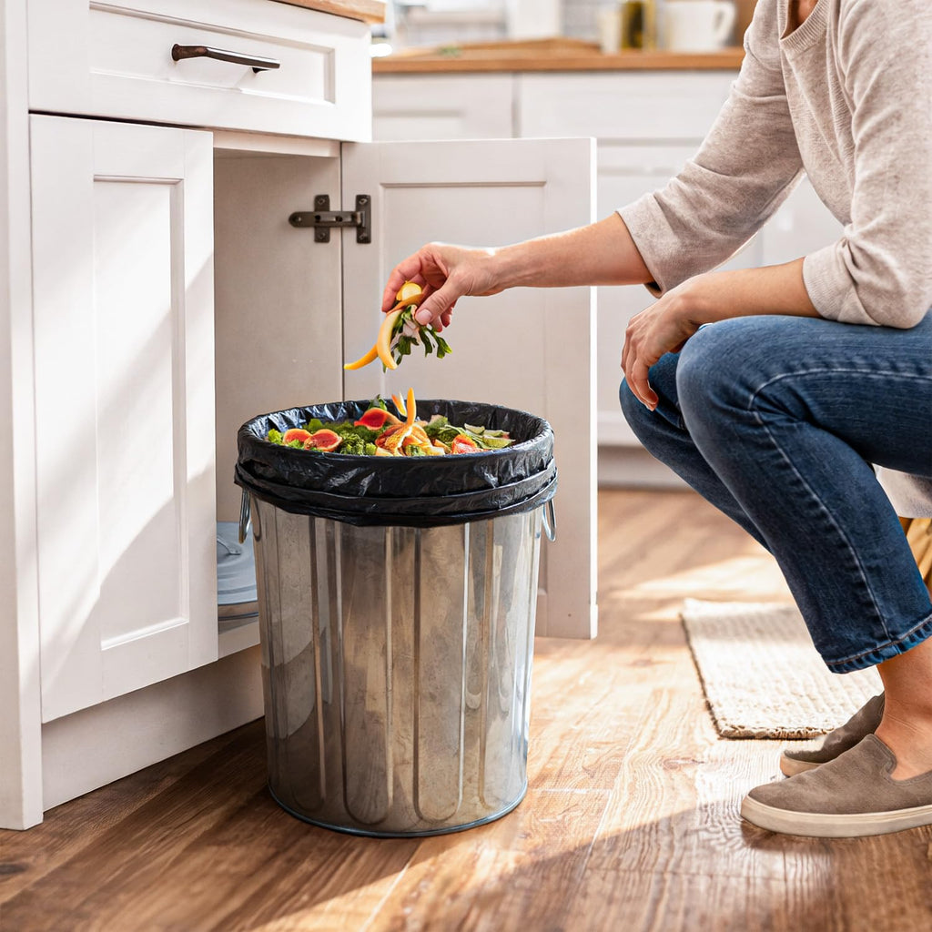 5 Gallon Metal Trash Can with Lid Y36979